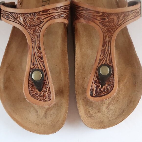 Grashius Western Hand-Tooled Comfy Thong Sandals Sz 7 Color  Color Brown - Picture 3 of 12